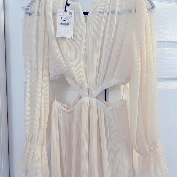 Zara Small Pleated Cut Out Dress 8741/253/712 - Picture 9 of 9